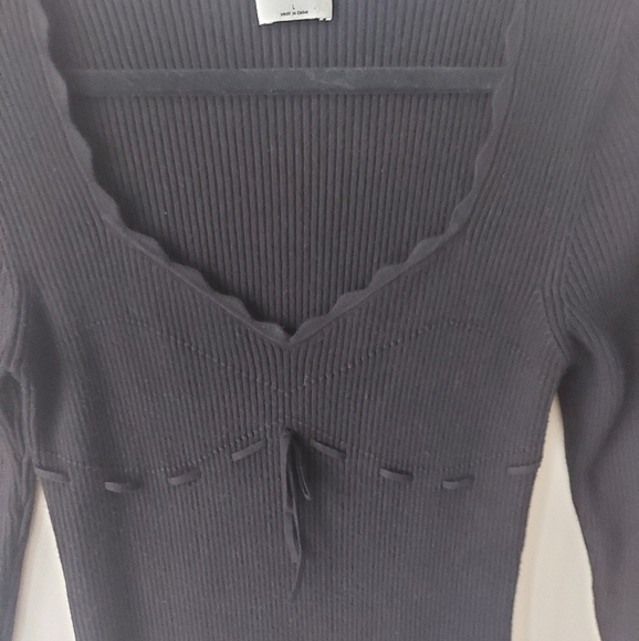 Wilfred Aritzia black ribbed knit midi dress. Large L - Picture 2 of 3